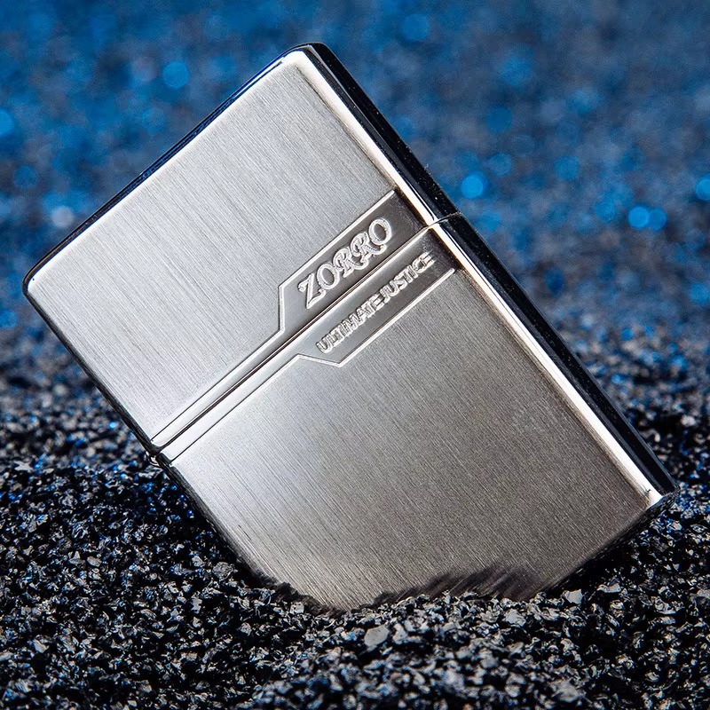 ZIPPO KEROSENE LIGHTER WITH BOX INCLUDED 2