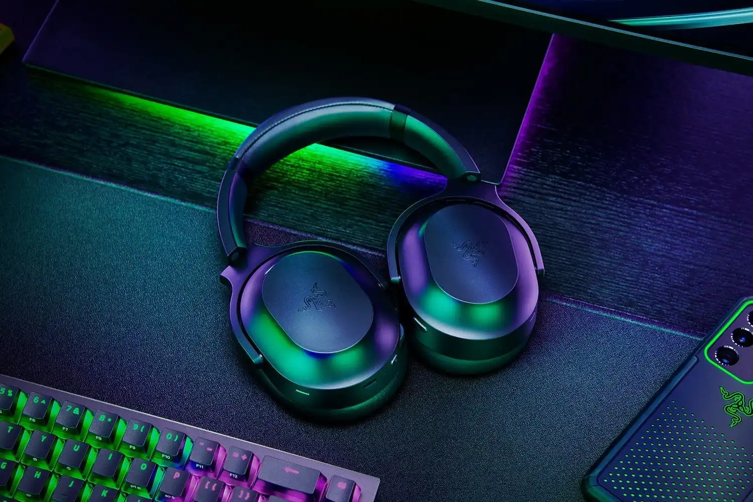 Razer Barracuda Pro – ANC Wireless Headset for Gaming & Mobile - Image 4