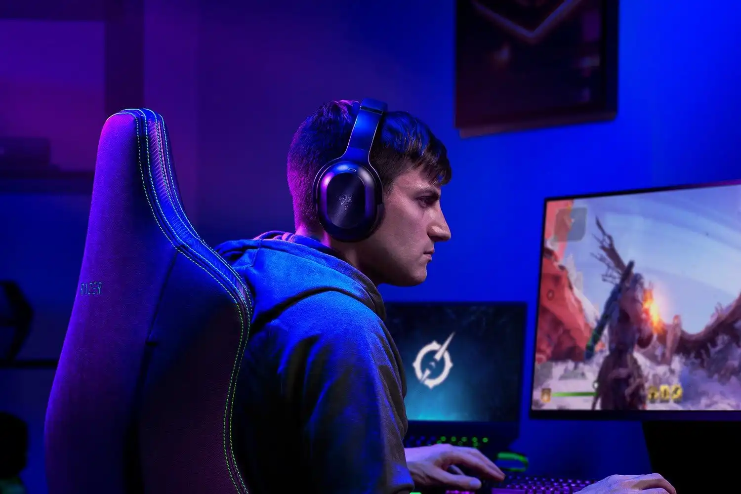 Razer Barracuda Pro – ANC Wireless Headset for Gaming & Mobile - Image 6